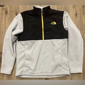 The North Face men’s fleece..size Medium
